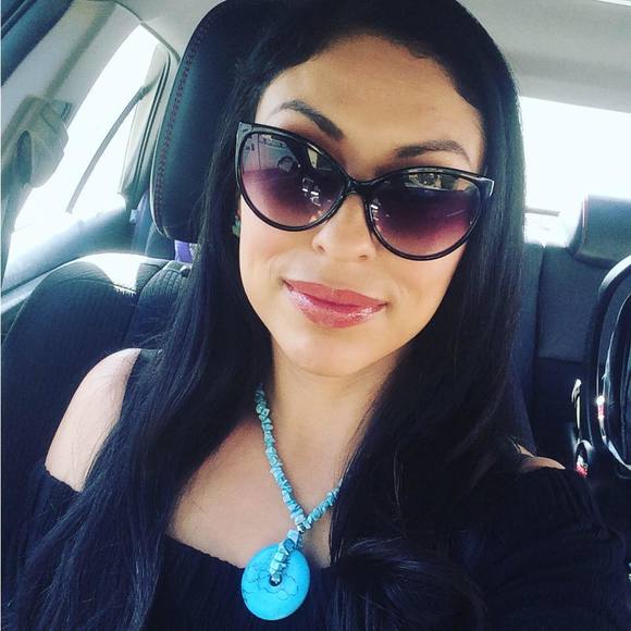 Meet your Posher, Sara - Picture 1 of 1